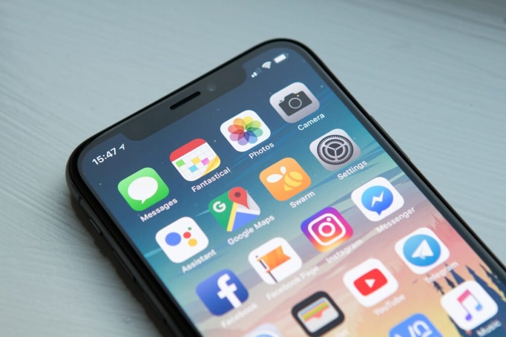 Mobile-first dizajn — zašto je obavezan za crnogorske sajtove